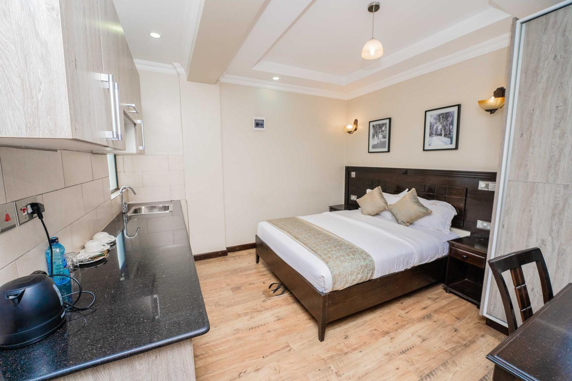 Hemak Suites Hotel ไนโรบี ภายนอก รูปภาพ