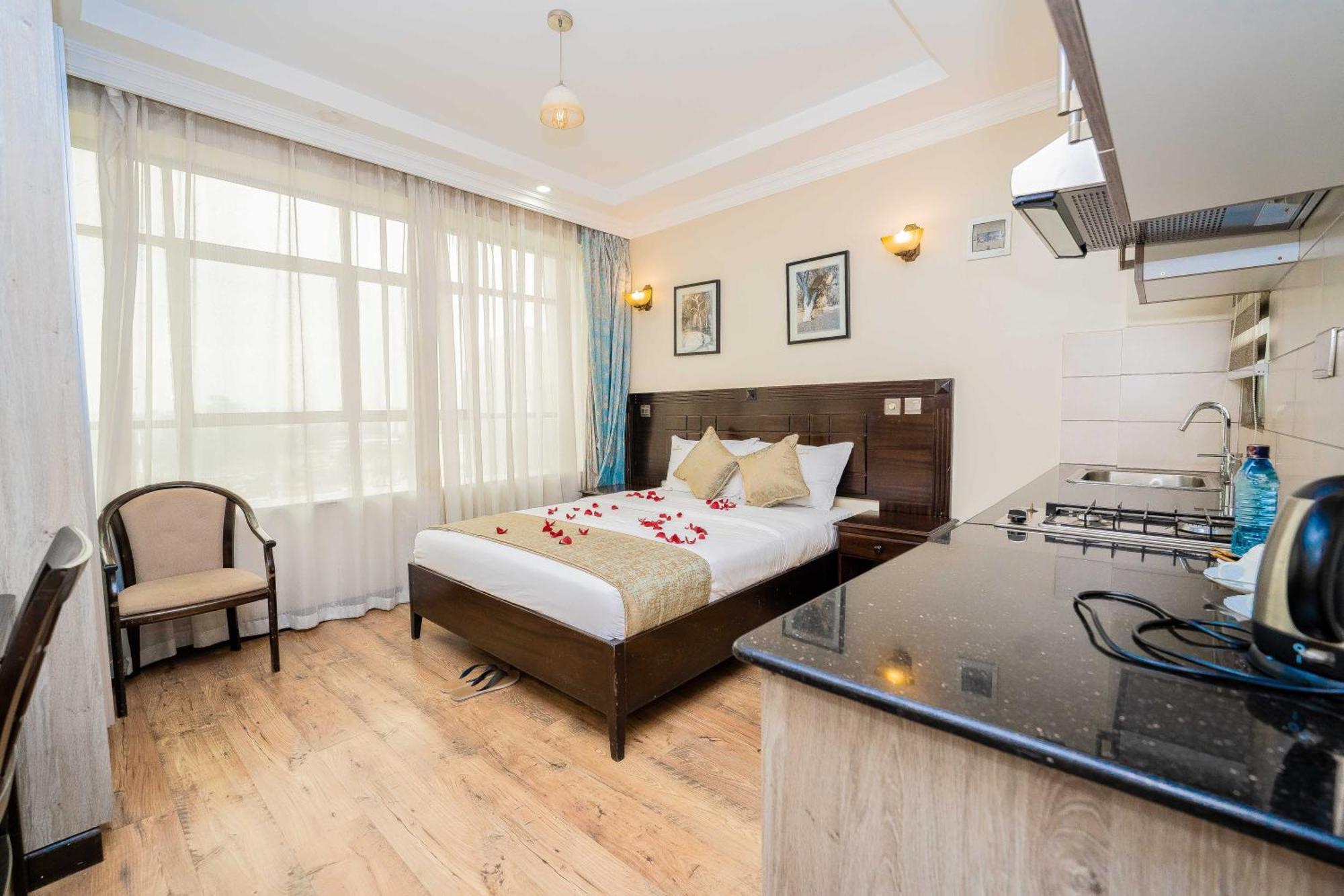 Hemak Suites Hotel ไนโรบี ภายนอก รูปภาพ