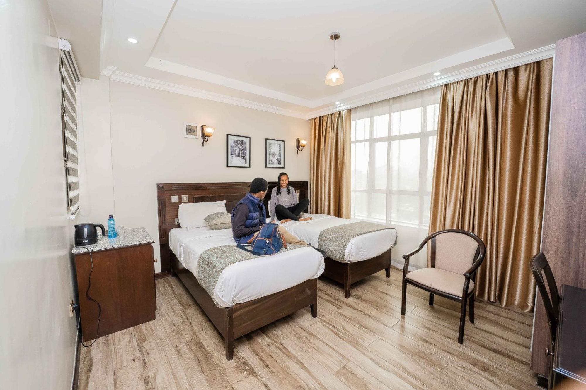 Hemak Suites Hotel ไนโรบี ภายนอก รูปภาพ