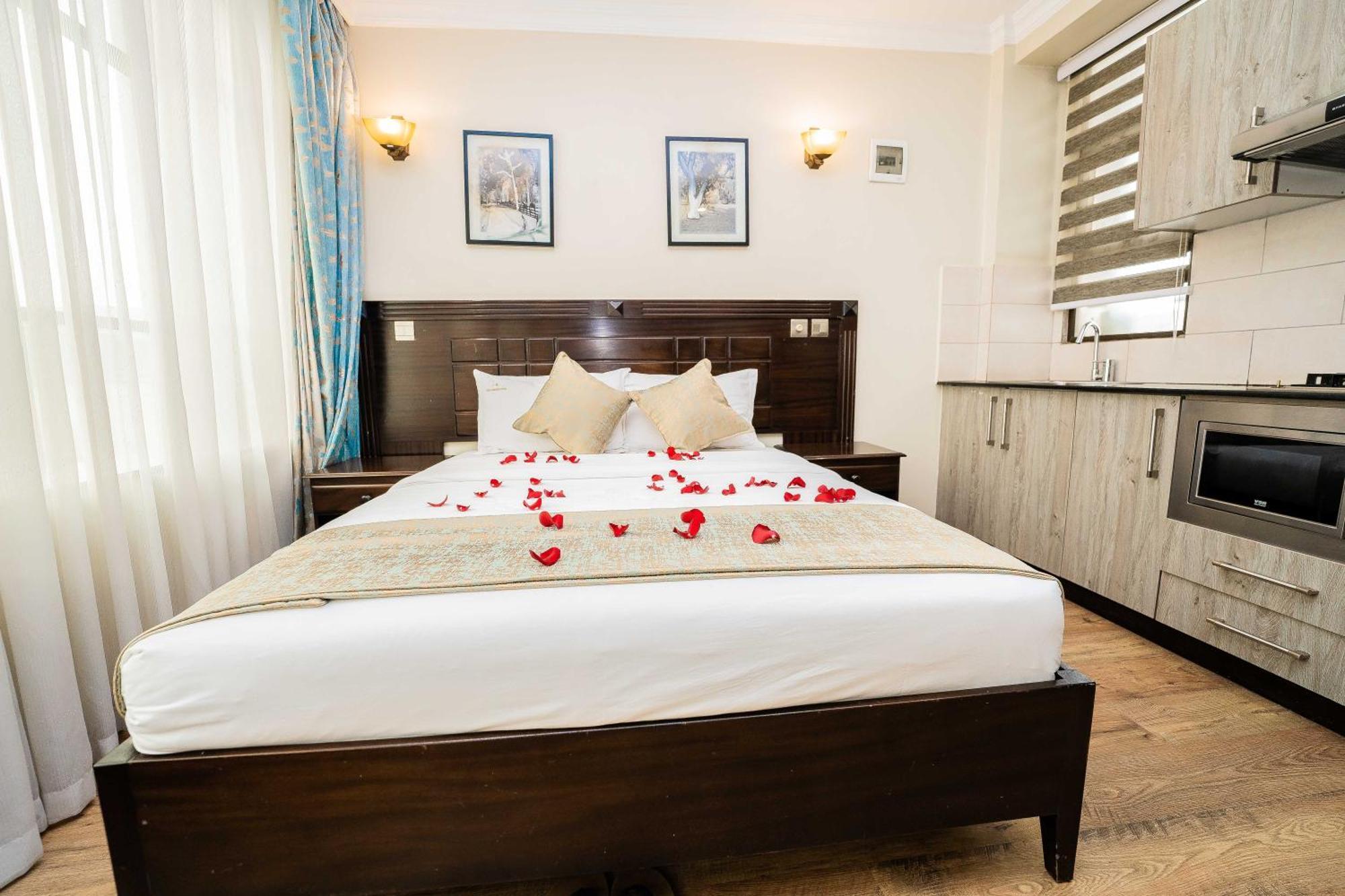 Hemak Suites Hotel ไนโรบี ภายนอก รูปภาพ
