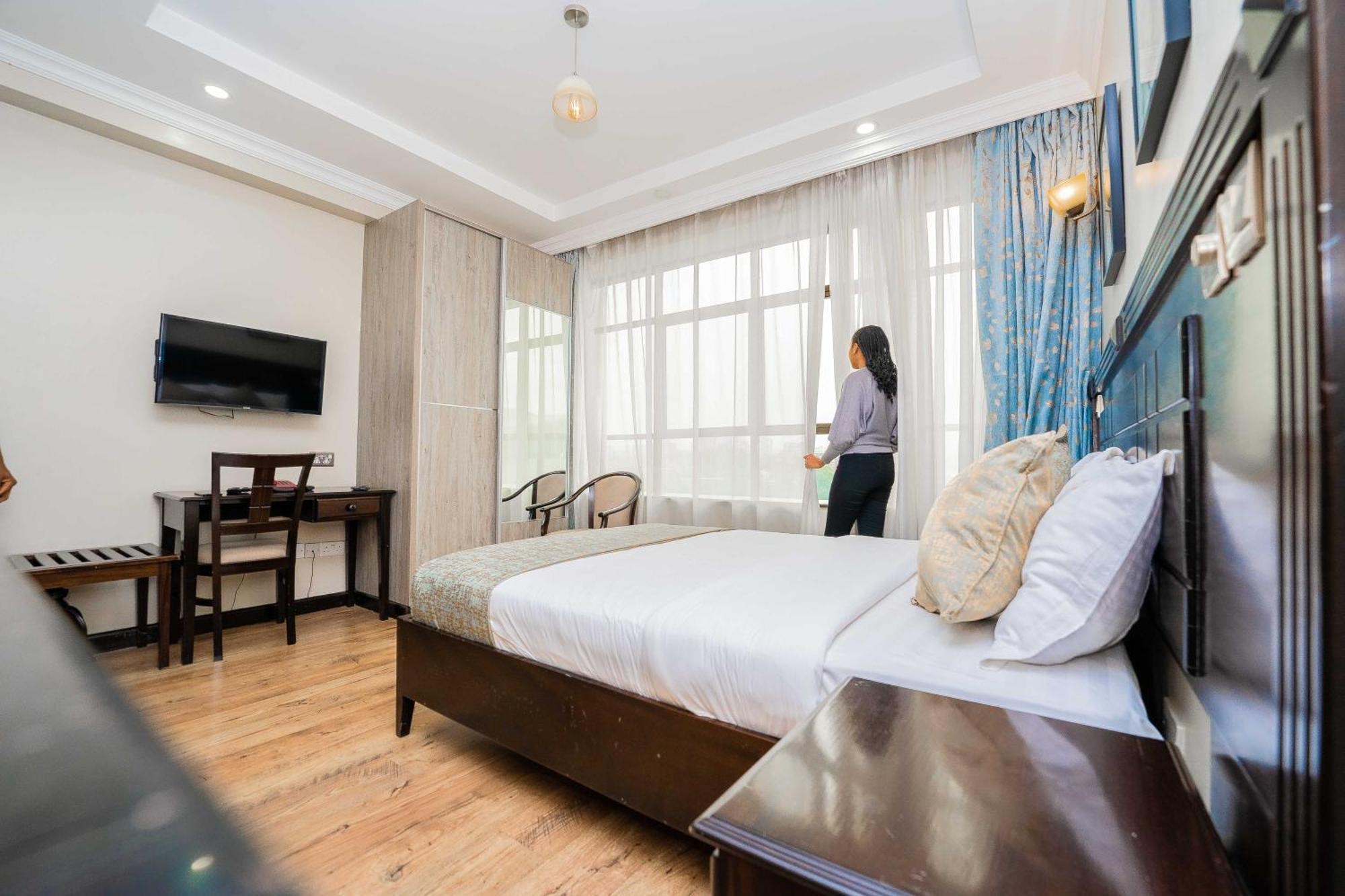 Hemak Suites Hotel ไนโรบี ภายนอก รูปภาพ