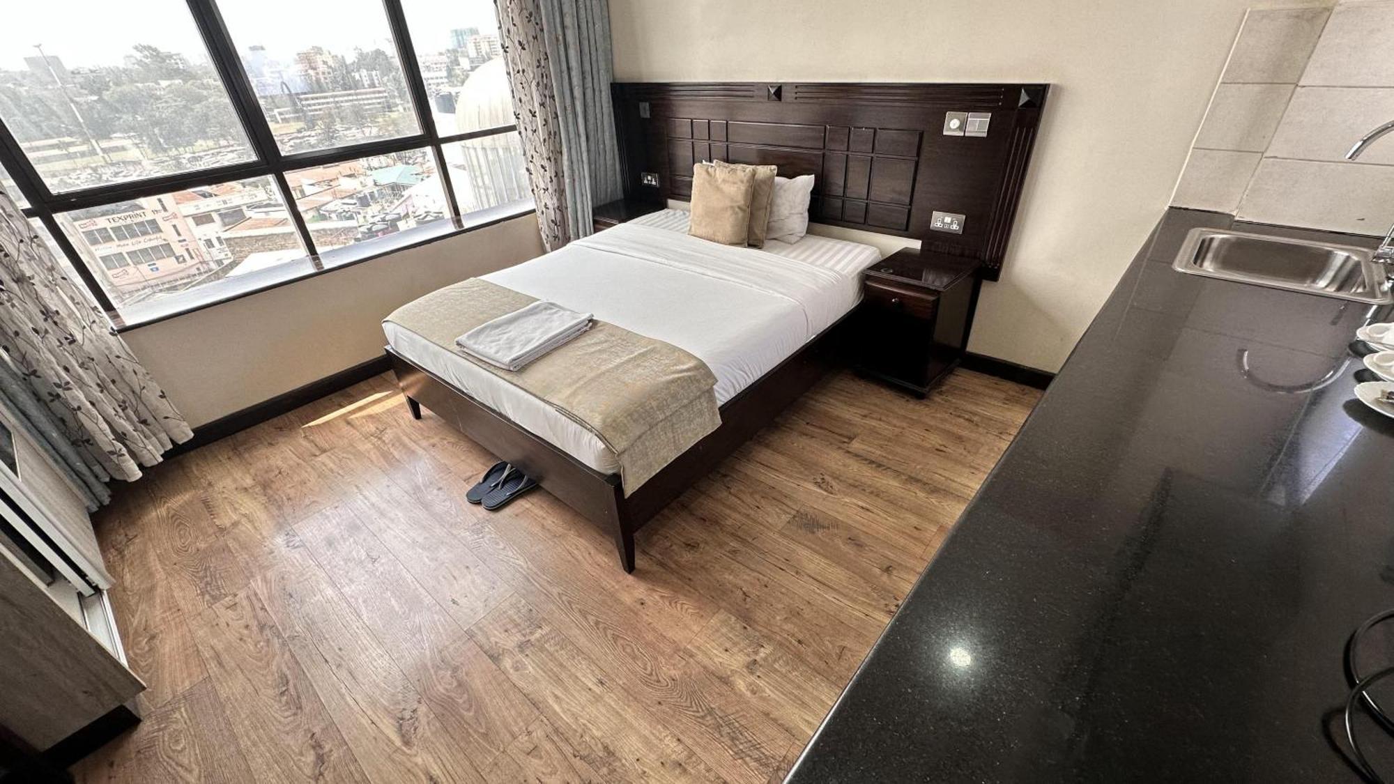 Hemak Suites Hotel ไนโรบี ภายนอก รูปภาพ