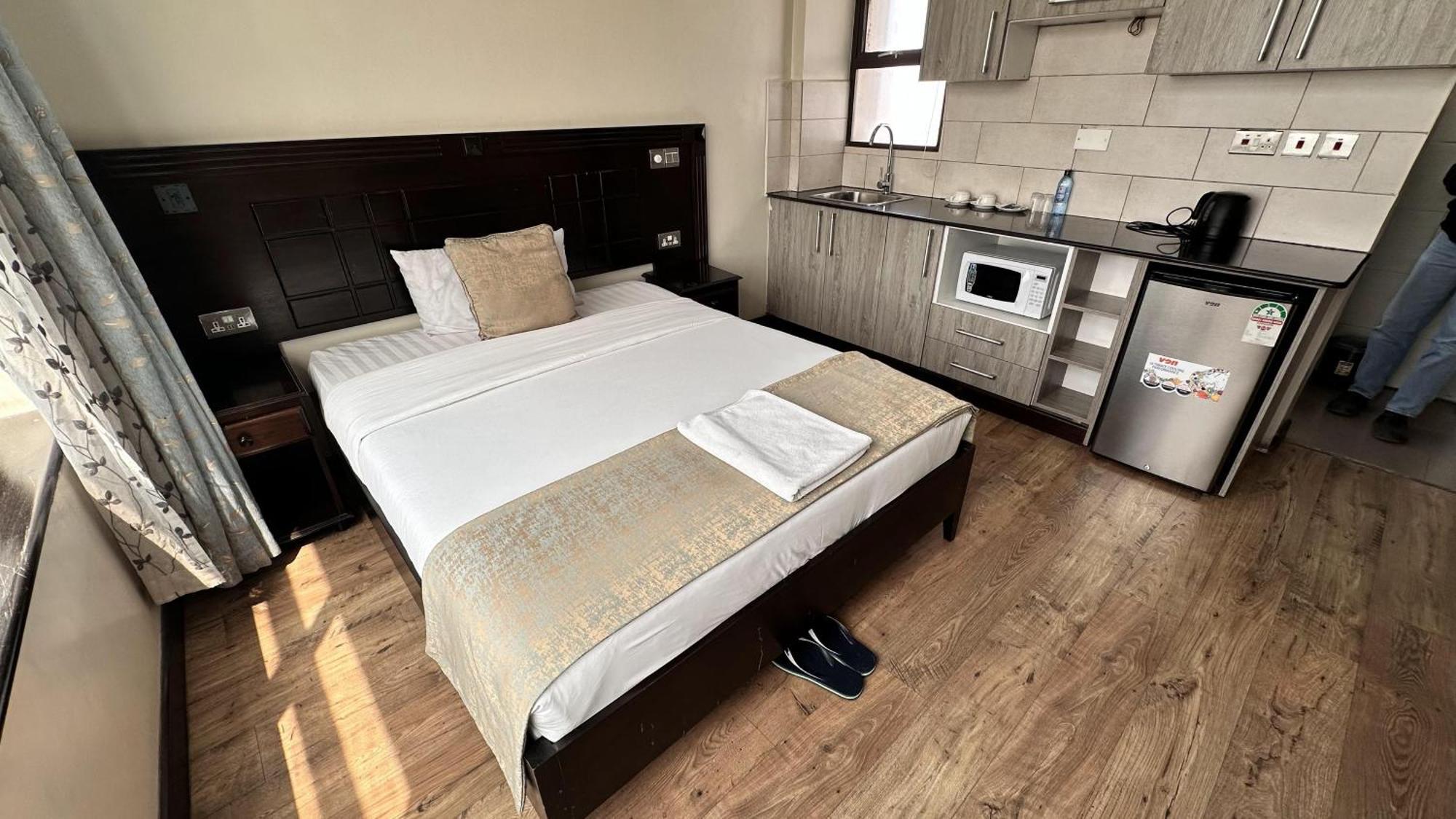 Hemak Suites Hotel ไนโรบี ภายนอก รูปภาพ