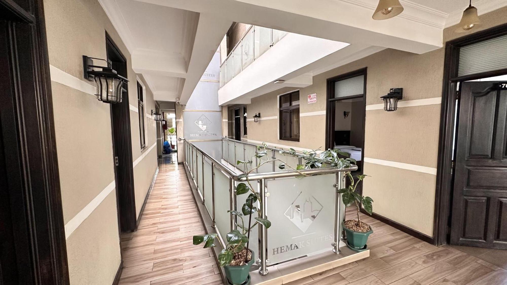Hemak Suites Hotel ไนโรบี ภายนอก รูปภาพ