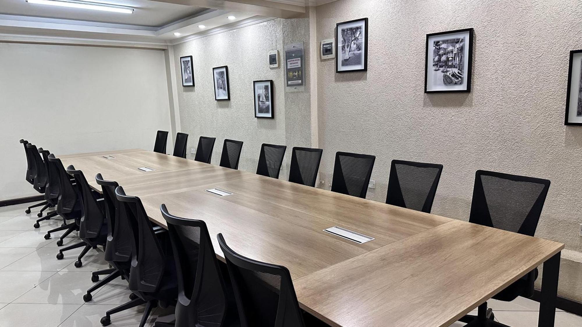 Hemak Suites Hotel ไนโรบี ภายนอก รูปภาพ