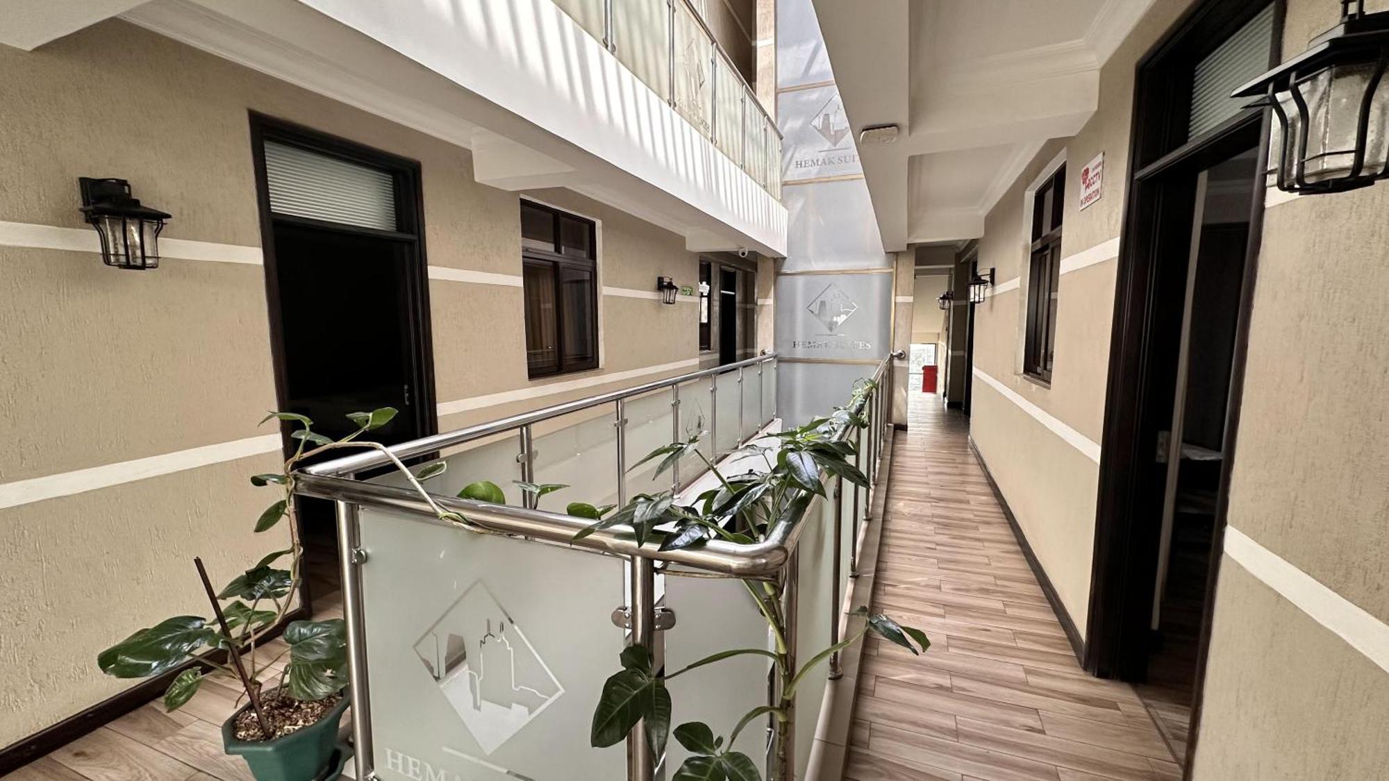 Hemak Suites Hotel ไนโรบี ภายนอก รูปภาพ